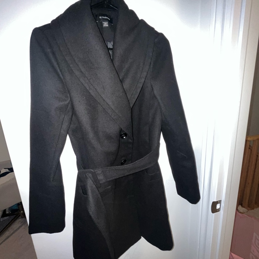 Le Chateau Black knee length Coat with buttons and belt (: 

XXS